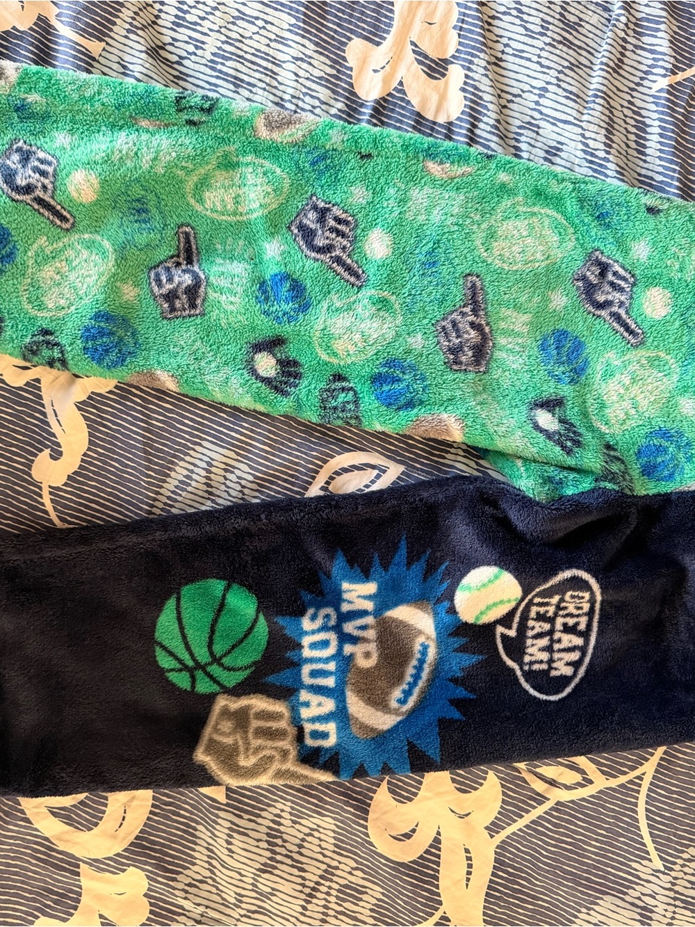 MVP Squad Sports Fleece Scarf - Green & Navy